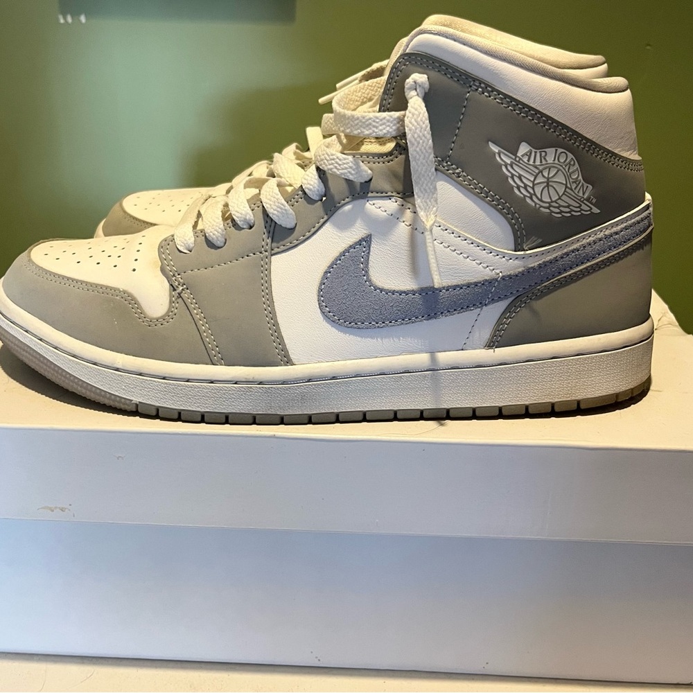 Nike Air Jordan 1 High-Top Sneakers - White, Gray and Blue